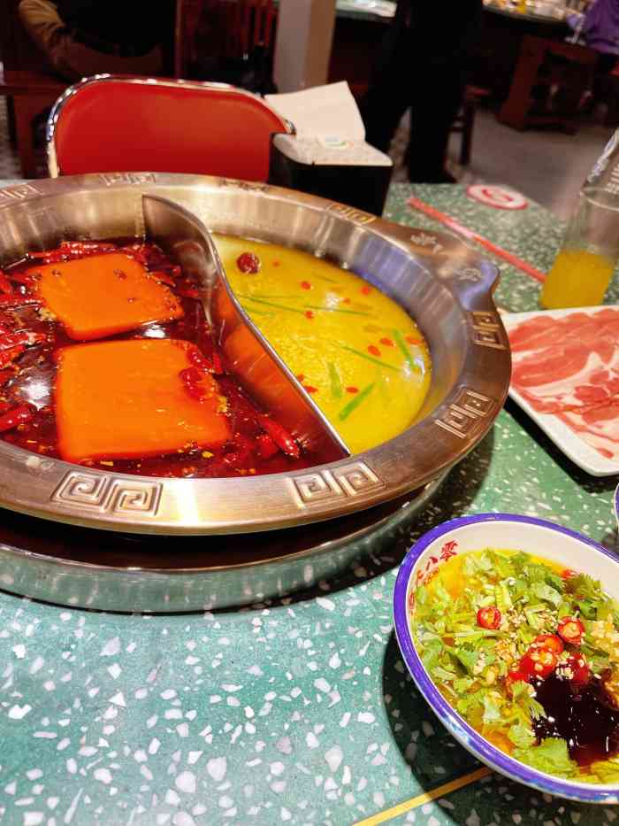 怒火八零市井火锅(石佛营店)-"串串是一把12个,我们三个人没细问,三样