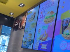 -麦当劳(轻轨曹杨路店)