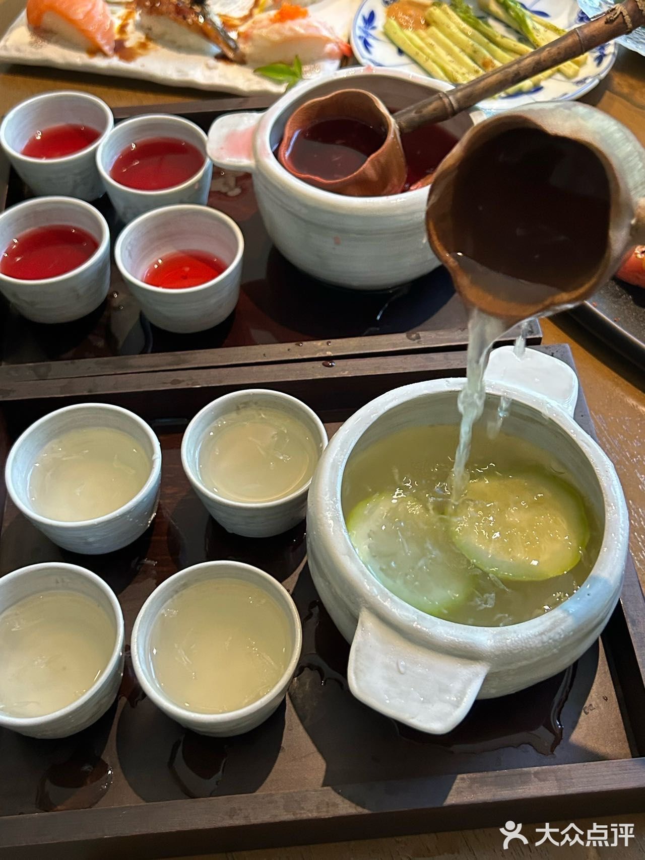 它家是榻榻米，有包厢！私密性蛮好！都给我去这家炫饭