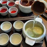 它家是榻榻米，有包厢！私密性蛮好！都给我去这家炫饭