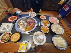 -沸炉重庆老火锅(军事博物馆店)