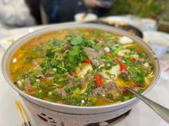 豆花牛肉-洪平血旺椒麻鸡雅鱼饭店(熊猫大道店)