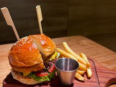 -三勾JJJ Burger&Coffee(梅溪湖店)