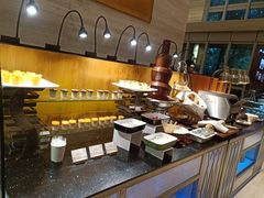 -月色西餐厅·海鲜刺身·烧烤(科学城保利郡雅酒店)