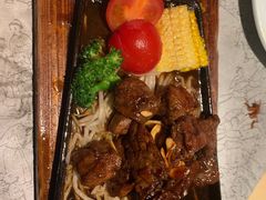 -穹六人间 people 6(岳阳路店)