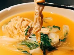 奶白菜烩鲜腐竹-麻六记(深圳首店)