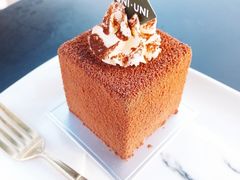 -UNI UNI(环亚凯瑟琳店)