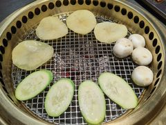 -铭牛烧肉·和牛海鲜自助(高新月牙湖店)
