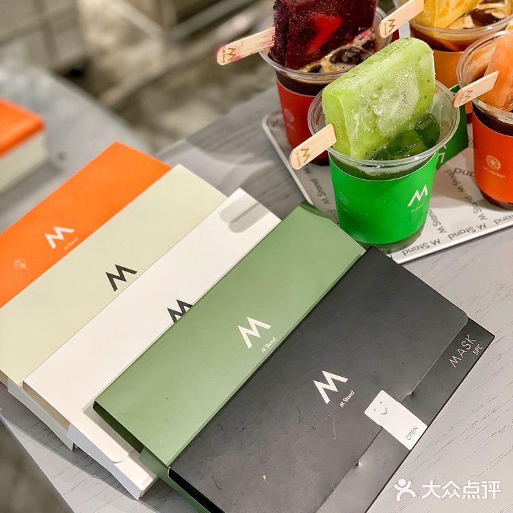 彩虹🌈水果冰棒咖啡？M Stand也太会了