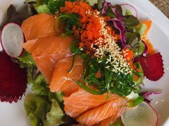 -Chom Cafe and Restaurant