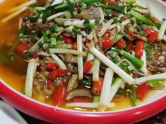 爆炒猪鼻筋-酒窝窝大排档(威远店)
