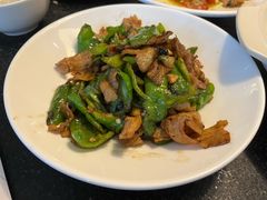 -鱼鲜饭香·招牌汽锅剁椒鱼头王