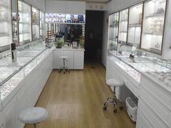 -翰佐蔡司小乐圆·依视路星趣控·暴龙眼镜折扣店