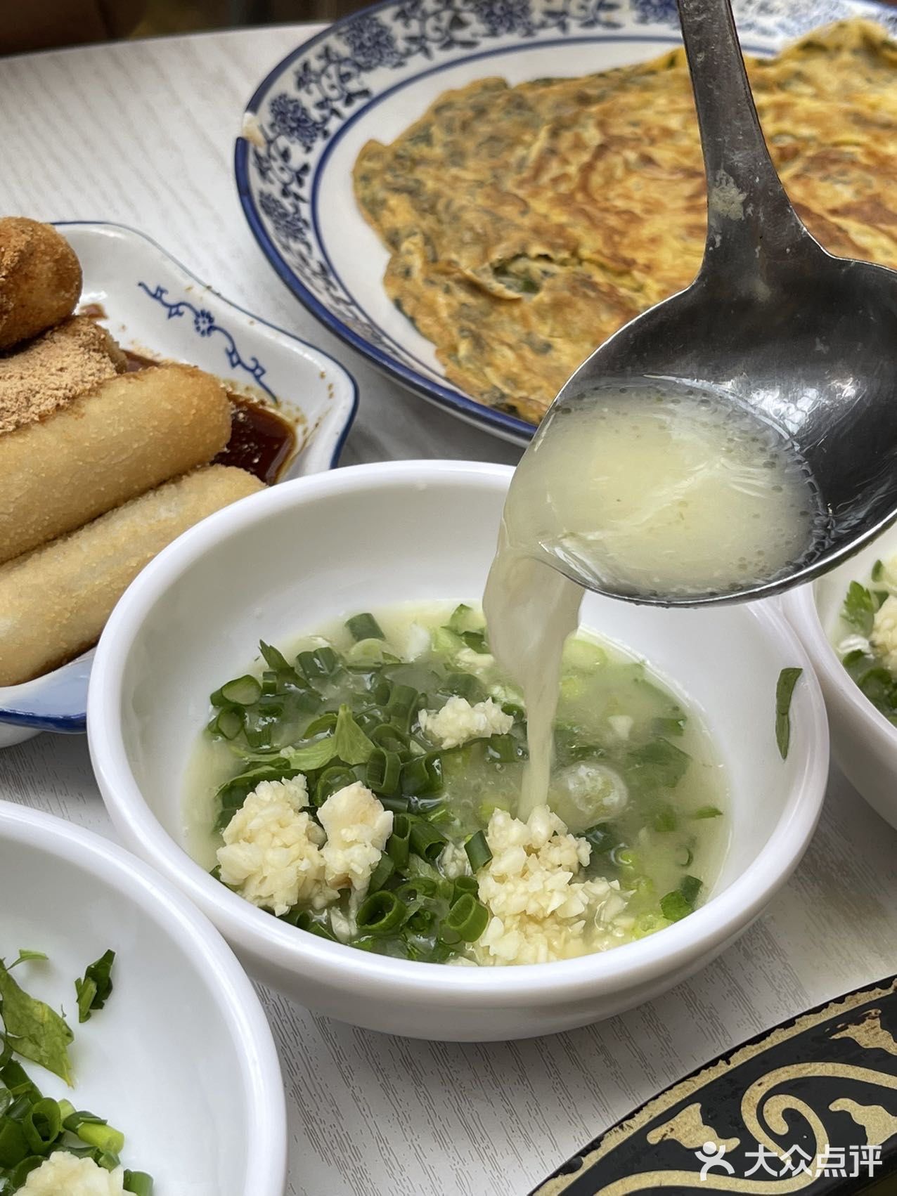 来青城山必吃的酸汤鱼给真是给人香迷糊了