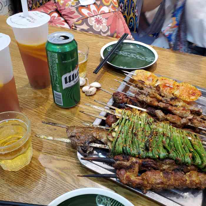 亮仔烧烤餐饮广场-"亮仔真的是每年过年回家必吃的地方.在.