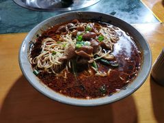 红烧肥肠小面-丁丁猫重庆小面(徐州路店)