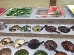 自助调料区-海底捞火锅(金地广场生日主题店)