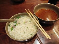 -亮亮面馆(经六路店)