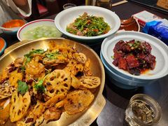 -川流不息·地道川菜·小龙虾(松东路店)