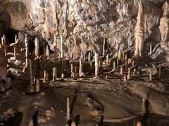 -波斯托伊纳溶洞