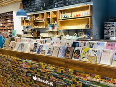 -猫的天空之城概念书店(印象城购物中心店)