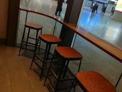 用餐区-星巴克(北京南站第二店)