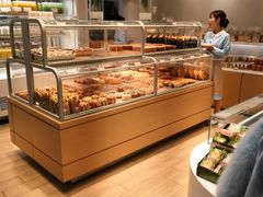 面包甜点陈列柜-好利来(熙地港店)