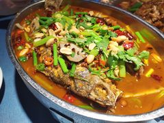 火焰山烤鲈鱼-清真·卡德尔大叔新疆主题餐厅(龙汇路店)
