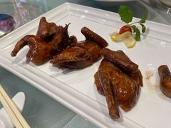 红烧乳鸽-春满园·早茶·粤菜·宴会(前海店)