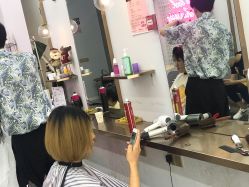 -茶发Salon·烫发染发理发