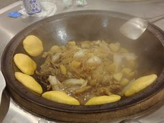 -粘豆包柴火铁锅炖