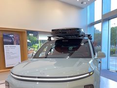 -理想汽车(世纪汇店)