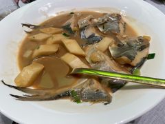 家烧白扁中鲳鱼-甬府小鲜(万象城店)