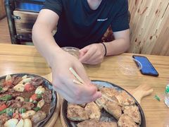 -老东镇啤酒屋海鲜加工·蒸汽海鲜·海鲜烧烤(台东店)