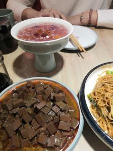 弄堂小笼包(秦皇岛茂业天地店)-"口味北方人一般的吃不惯,特别的是