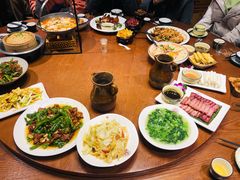 -老滇山寨•云南特色菜•地方菜•民族风情歌舞表演(金碧店)