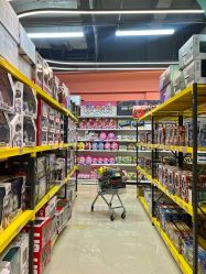 -卡通派潮品玩具折扣仓(青岛新城吾悦广场店)