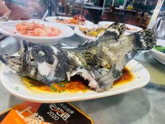 -四川小胡子海鲜(丁村万人海鲜广场店)