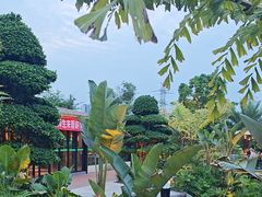 -茅草房·河畔园林火锅