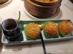 杏仁金沙球-富山虾饺点心餐厅(群光广场店)