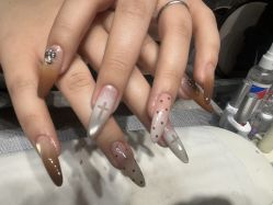 -艾珂·美甲美睫