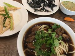 -清真吴记门钉肉饼·喜多利