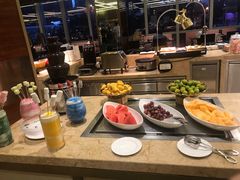 自助取餐区-大中华希尔顿酒店-念自助餐·嗨啤·小龙虾
