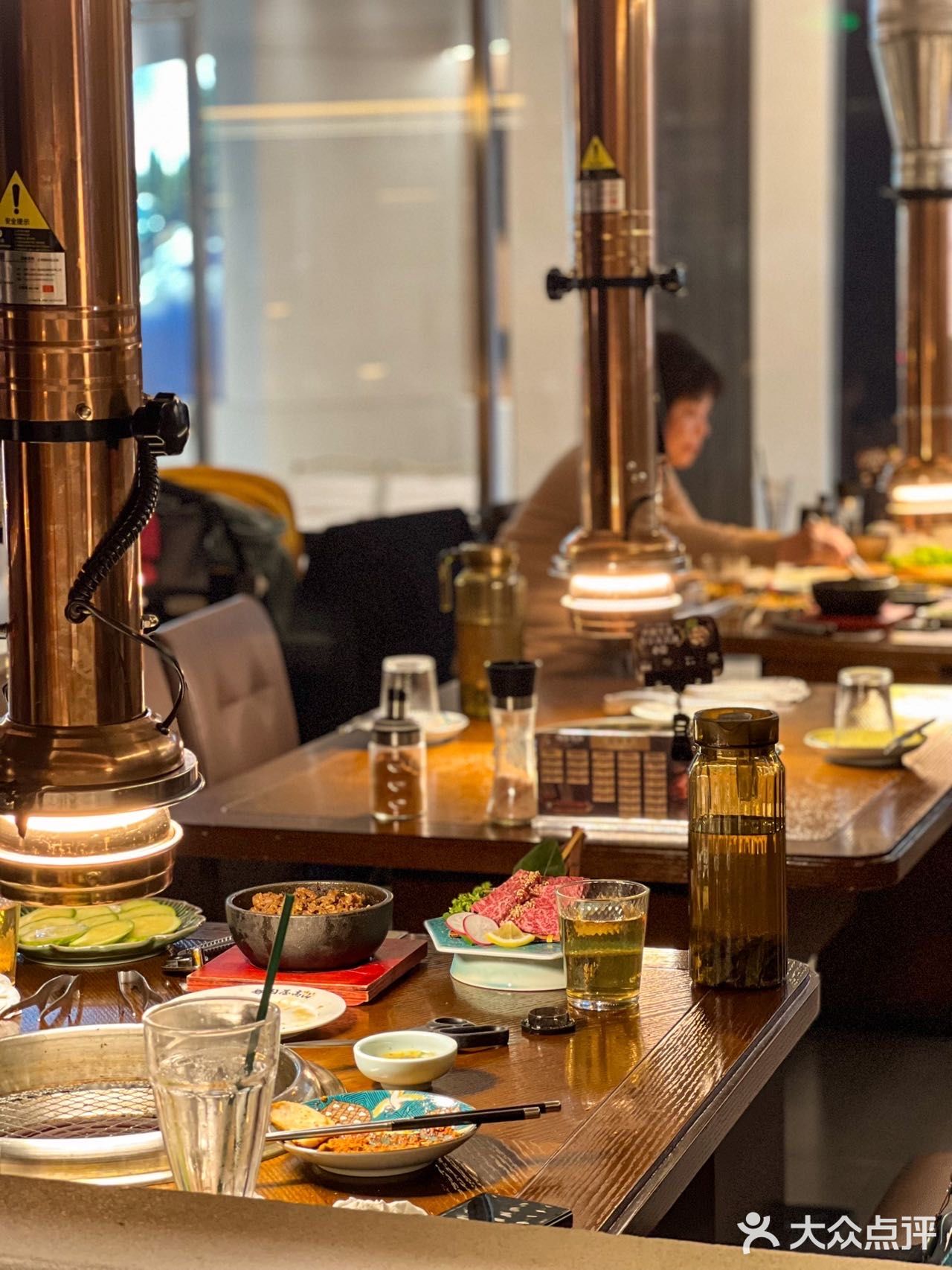 我也不想吃烤肉啊 可是他家主厨真的好帅！