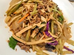 -咱屯子铁锅炖直营店(保利店)