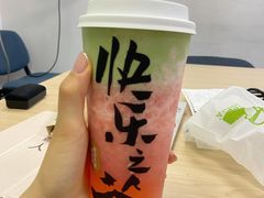 草莓桃子酪酪-LELECHA乐乐茶(新街口大洋店)