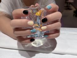 -孔雀手美甲美睫护理