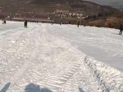 -济南卧虎山滑雪场