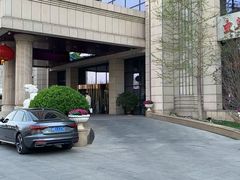 -锦龙国际酒店(天津奥体中心华苑地铁站店)