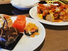 -大中华希尔顿酒店-念自助餐·嗨啤·小龙虾